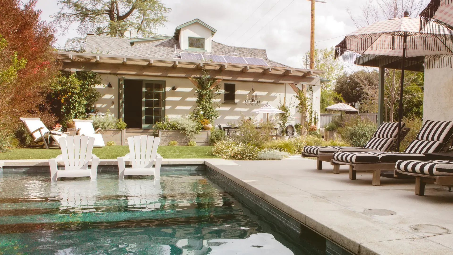 Holmby Hills pool and outdoor living